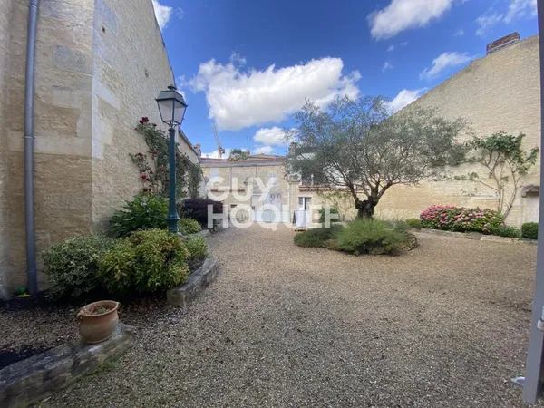 Bureau et espace de travail Location Fontenay-le-Comte   1500€