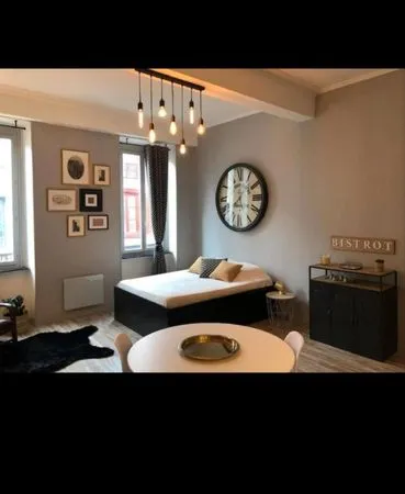 Studio meublé rue Trivalle