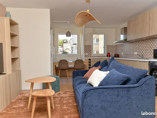 Chambre 9.47m2 avec TV dans colocation rénovée 78m2 Vieux Massy tout compris