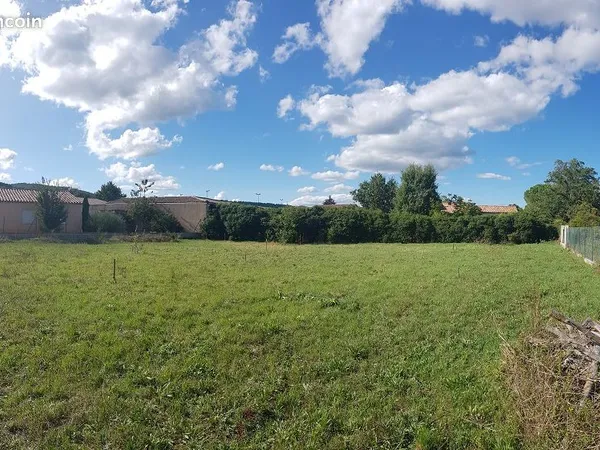 Terrain 750 m² Nans Les Pins