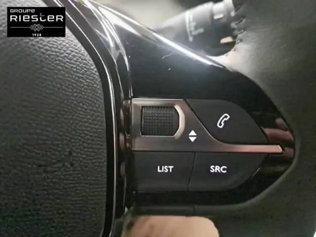 Peugeot 2008 electrique 50 kwh 136 ch — photo 40