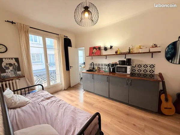 Studio spacieux vendu meublé