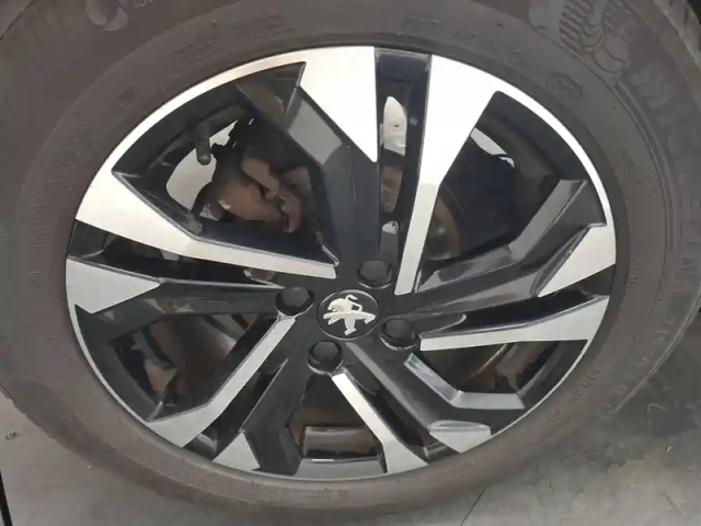 Peugeot 2008 bluehdi 100 s&amp;s bvm6 — photo 18