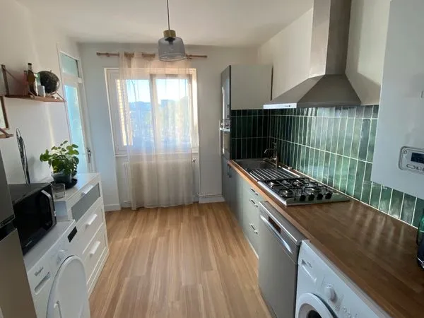 Apparemment rénové - 3 chambres 66m2