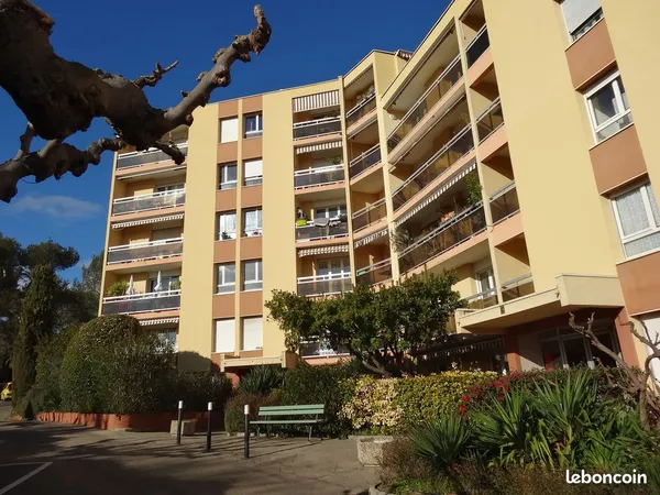 Nimes-Gazelle P3 avec garage+parking+terrasse