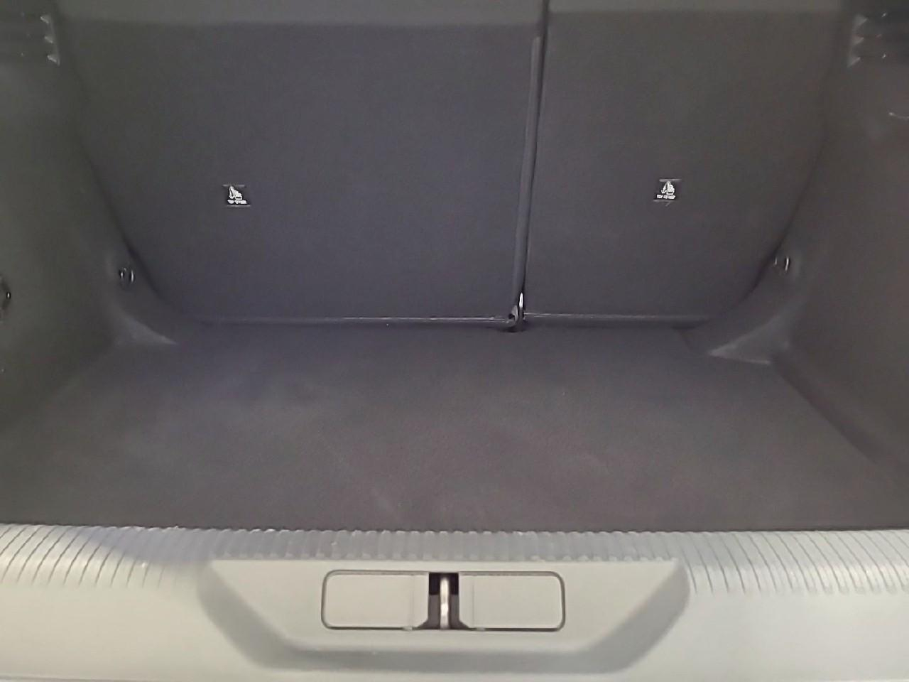 Peugeot 308 hybrid 145 e-dcs6 allure — photo 14
