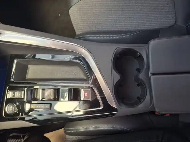 Peugeot 3008 hybrid 180 e-eat8 — photo 49