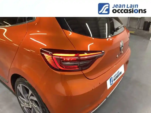 Renault Clio e-tech 140 - 21n — photo 40