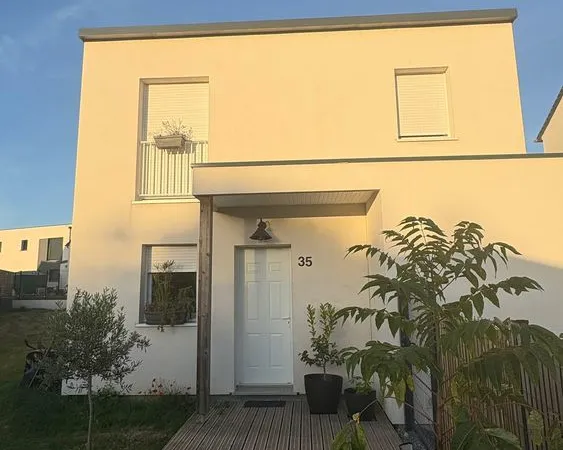 Maison 2023 € 95 m² ? 3 chambres ?15 min Rennes nord.DPE A