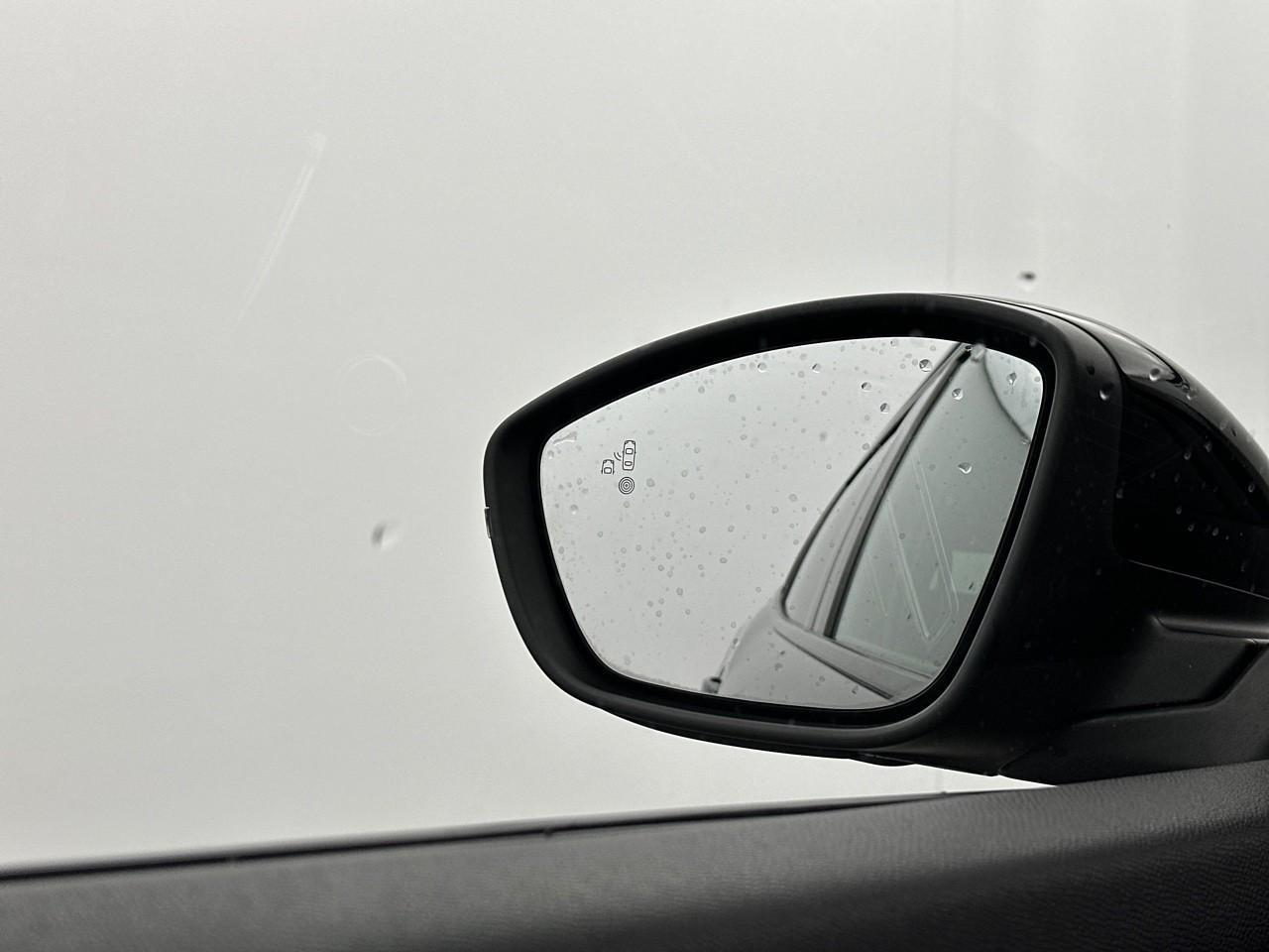 Peugeot 2008 puretech 130 s&s eat8 gt — photo 15