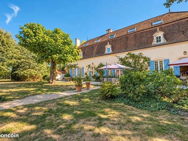 Maison 10 pièces 249 m²