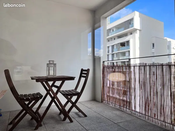 Location Appartement T2 meublé neuf tout confort quartier Joliette Euroméditerranée 44m2