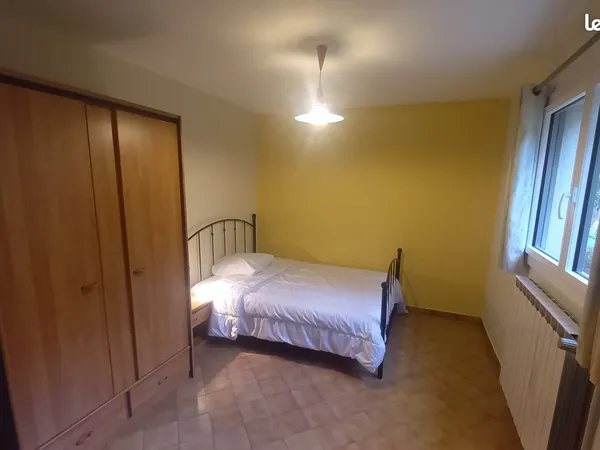 Chambre (13 m²) en colocation dans appartement de 47 m² comportant une 2 ème chambre