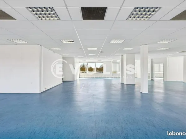 Bureaux 196 m²