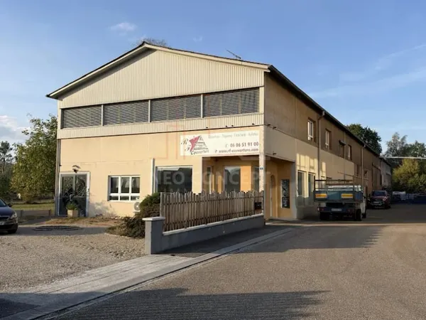 Local 4 pièces 709 m²