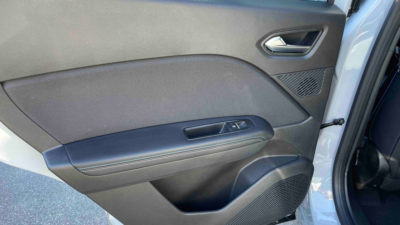 Renault Captur E-Tech full hybrid 160 ch — photo 24