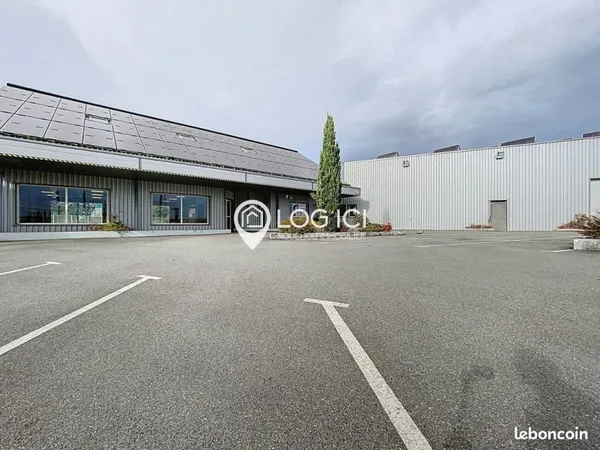 Local commercial 1000 m² Auriac