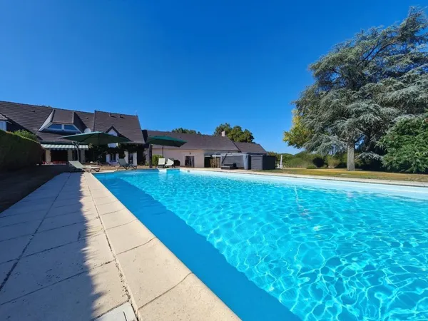 Maison 9 pièces 262 m²