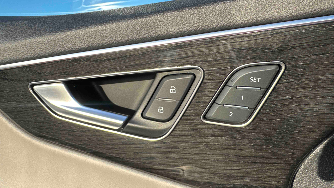 Audi Q7 55 TFSI e 380 Tiptronic 8 Quattro — photo 21