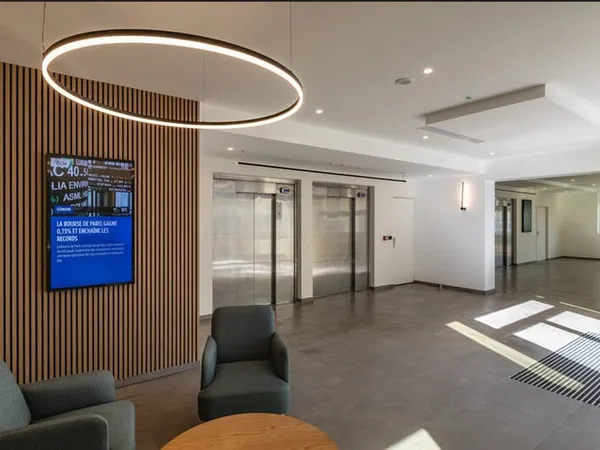 Bureaux à vendre de 2 504 m² divisibles