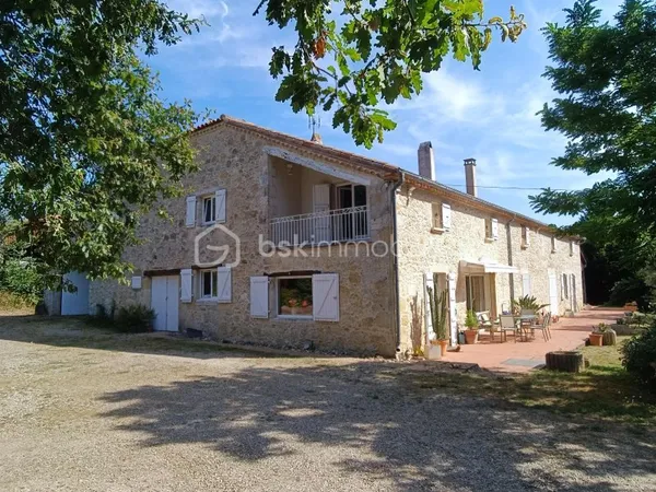 Maison 16 pièces 440 m²