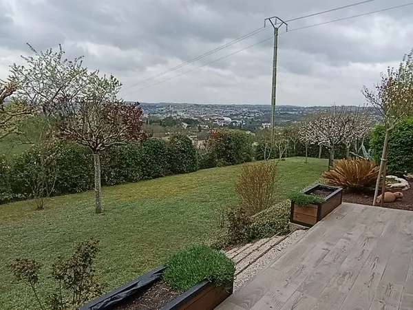 Maison - 6 pièces - 141 m2