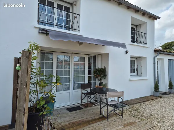 Maison conviviale, idéale famille et amis, au coeur de village