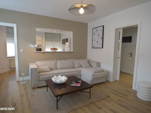 Grand F2 Meublé Lumineux 53 m2 Tourcoing prox Centre