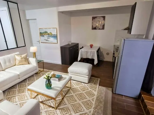 grand studio rez-de-chaussée