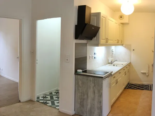 LOCATION APPARTEMENT F2 à Sainte Savine