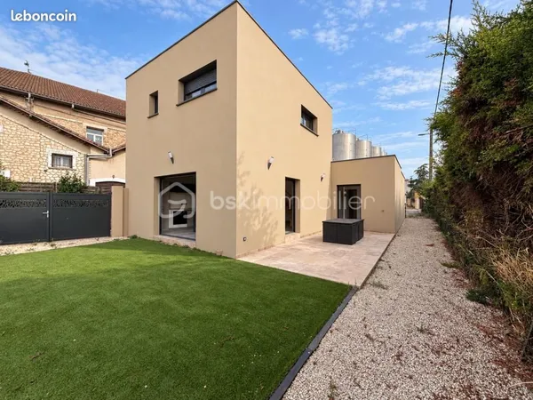 Villa 4 pièces 85 m²