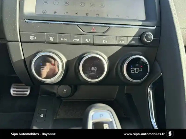 Jaguar E-Pace 2.0 d - 150 ch awd bva — photo 21