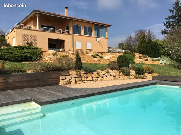 Maison d'architecte avec très belle vue