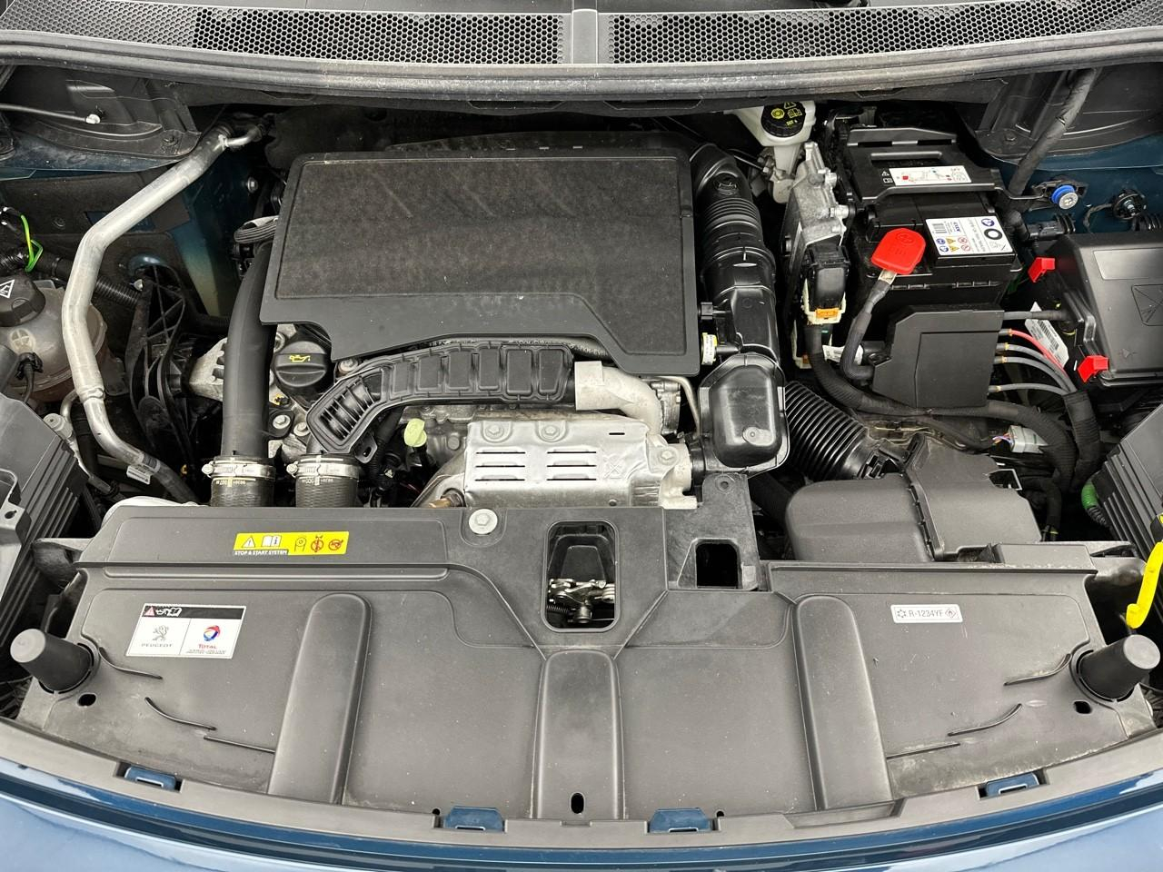 Peugeot 3008 puretech 130ch s&s eat8 gt — photo 13