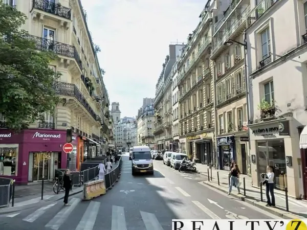 Local commercial 140 m²