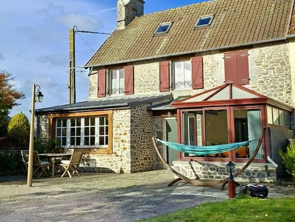 Maison en pierre 5 pièces 120 m² à Orval sur sienne - DPE C - Environnement calme