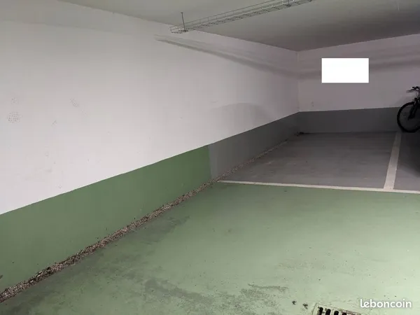 Loue parking 13m² Paris 8ème - Rue de Naples