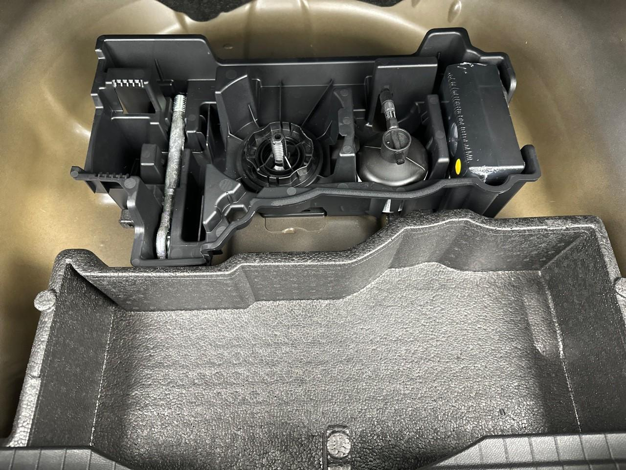 Peugeot 2008 puretech 130 s&s bvm6 style — photo 30
