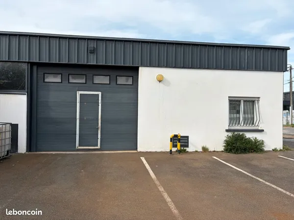 Local d'activité 650 m² sur 1700 m² de terrain | 2 min Autoroute
