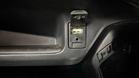 Toyota C-Hr 122h Collection 2WD E-CVT RC18 — photo 22
