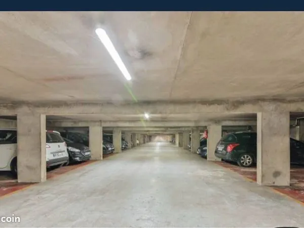 Garage et parking Location Levallois-Perret 95€
