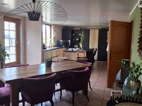 Maison 6 pièces 212 m²
