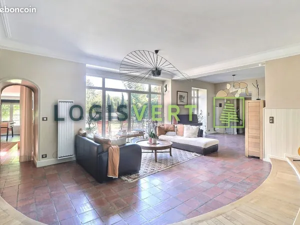 Propriété 11 pièces 351 m²