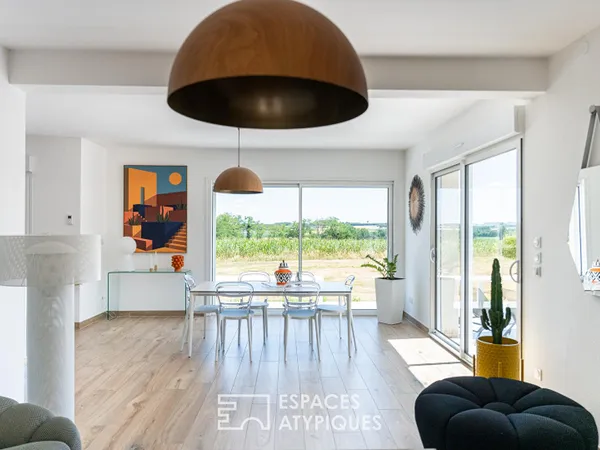 Une maison moderne au panorama préservé