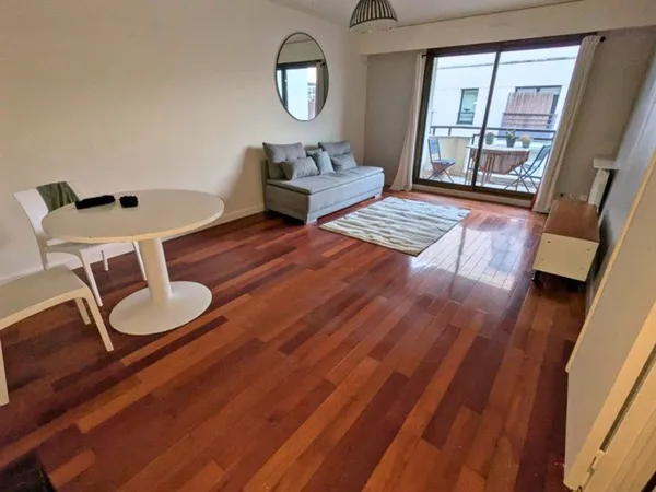 Appartement - 3ème étage - 53 m2 - 2 pièces - Meublé