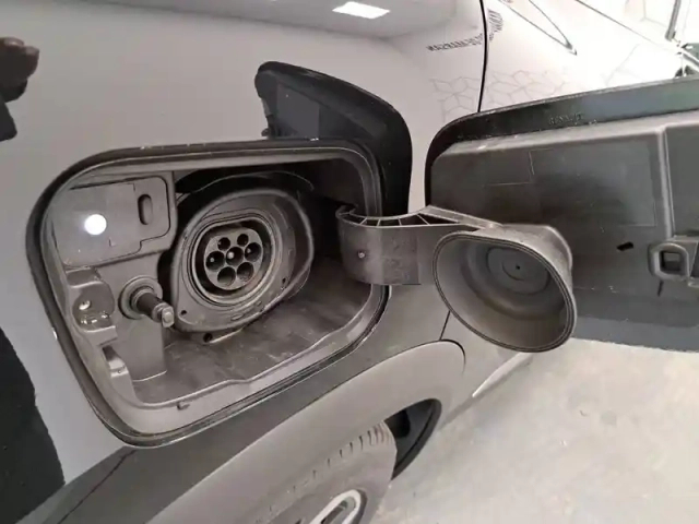 Renault Captur e-tech plug-in 160 — photo 22