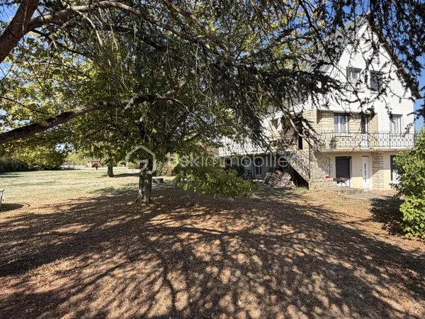 Maison 10 pièces 234 m²