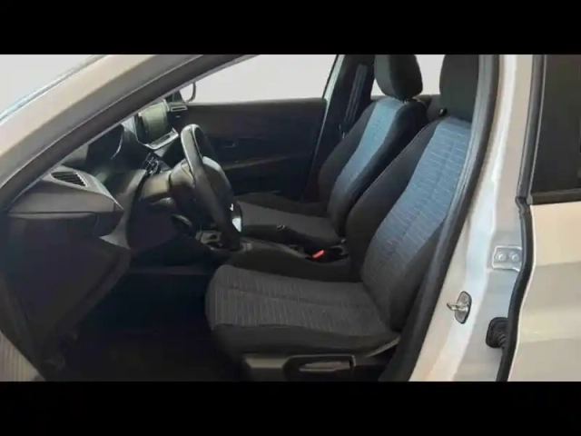 Peugeot 208 affaire 1.2 puretech 75ch s&amp;s premium — photo 11