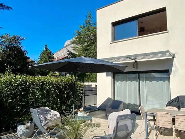 MAGNIFIQUE T4 DUPLEX 92m2 AVEC JARDIN, TERRASSE ET GARAGE