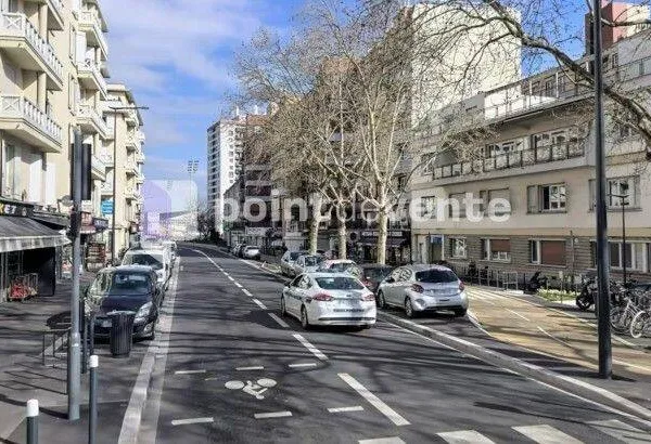 Local commercial 610 m²
